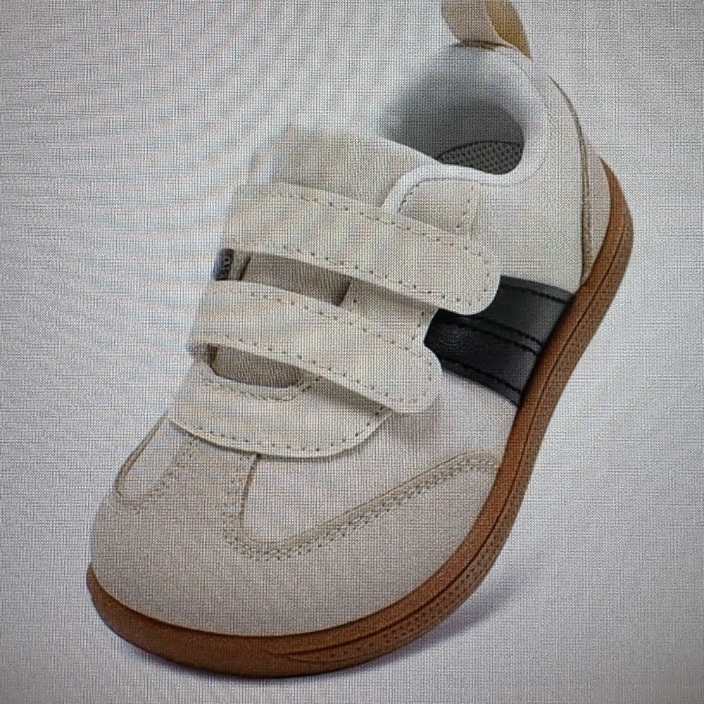 STQ Toddler Wide Toe Tennis Shoe
